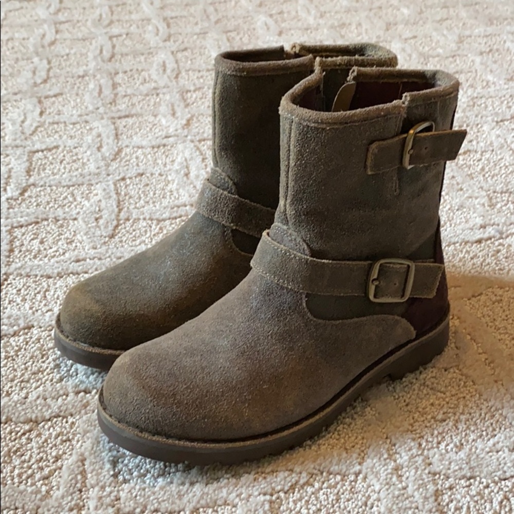 Girl’s UGG boots ECU size 3
